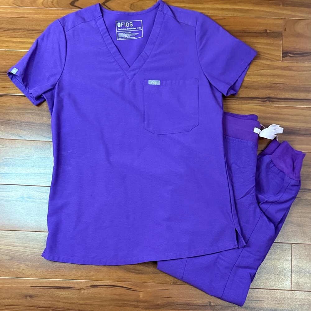 Figs Women's Space Purple Scrub Set